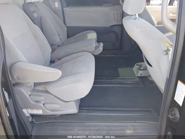 5TDKZ3DC0LS034445 2020 TOYOTA SIENNA - Image 8
