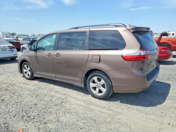 5TDKZ3DC0LS049169 2020 TOYOTA SIENNA - Image 2