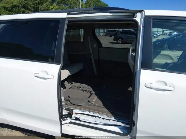 5TDKZ3DC0LS051133 2020 TOYOTA SIENNA - Image 8