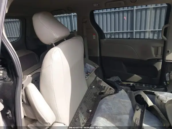 5TDKZ3DC0LS052069 2020 TOYOTA SIENNA - Image 8