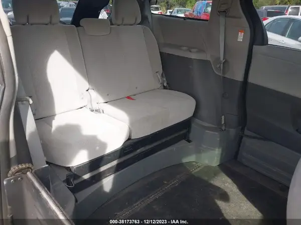 5TDKZ3DC0LS057577 2020 TOYOTA SIENNA - Image 8