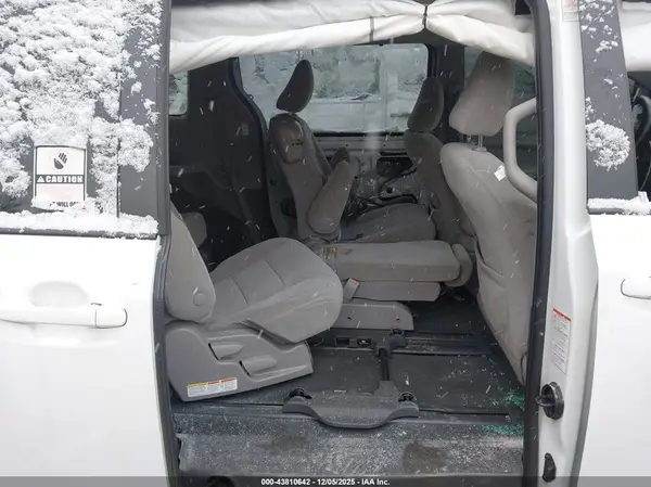 5TDKZ3DC0LS059264 2020 TOYOTA SIENNA - Image 8