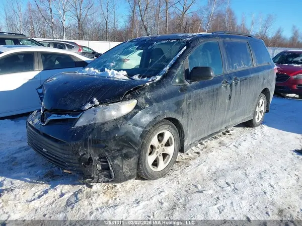 5TDKZ3DC0LS065744 2020 TOYOTA SIENNA - Image 2