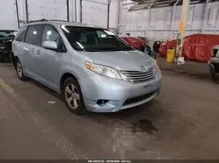 5TDKZ3DC1HS774884 2017 TOYOTA SIENNA