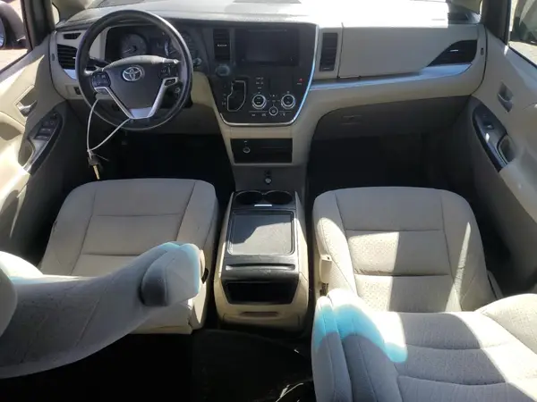 5TDKZ3DC1HS781155 2017 TOYOTA SIENNA - Image 8