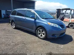 5TDKZ3DC1HS786551 2017 TOYOTA SIENNA
