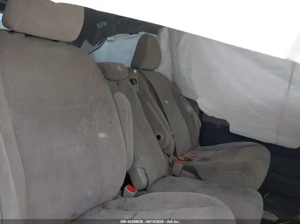5TDKZ3DC1HS789238 2017 TOYOTA SIENNA - Image 8