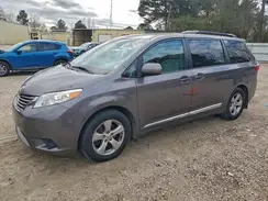 5TDKZ3DC1HS791863 2017 TOYOTA SIENNA