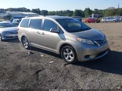 5TDKZ3DC1HS792673 2017 TOYOTA SIENNA
