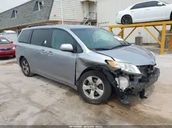 5TDKZ3DC1HS793726 2017 TOYOTA SIENNA