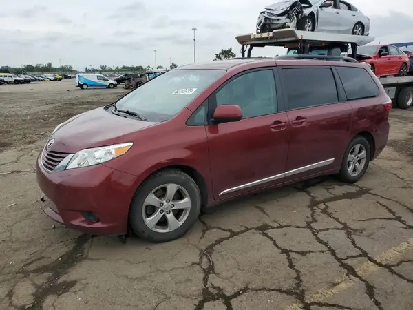 5TDKZ3DC1HS794956 2017 TOYOTA SIENNA - Image 1