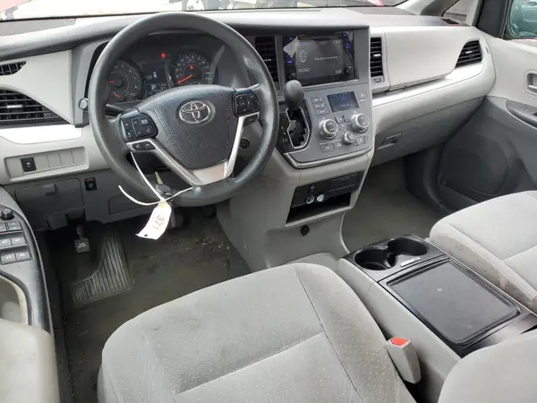 5TDKZ3DC1HS794956 2017 TOYOTA SIENNA - Image 8