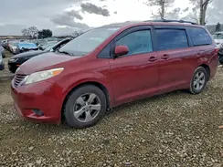 5TDKZ3DC1HS807687 2017 TOYOTA SIENNA