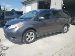 5TDKZ3DC1HS813120 2017 TOYOTA SIENNA