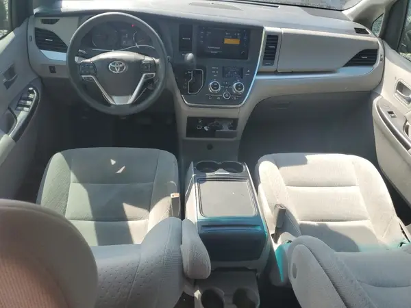 5TDKZ3DC1HS813120 2017 TOYOTA SIENNA - Image 8