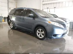 5TDKZ3DC1HS814493 2017 TOYOTA SIENNA