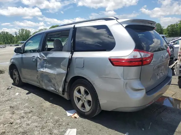 5TDKZ3DC1HS824229 2017 TOYOTA SIENNA - Image 2