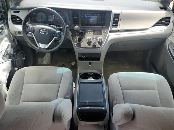5TDKZ3DC1HS824229 2017 TOYOTA SIENNA - Image 8