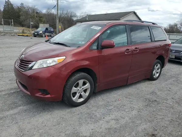 5TDKZ3DC1HS827177 2017 TOYOTA SIENNA - Image 1