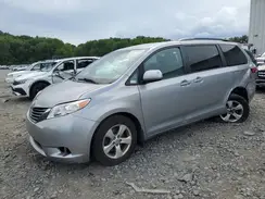 5TDKZ3DC1HS837837 2017 TOYOTA SIENNA