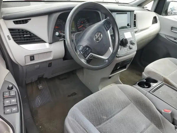 5TDKZ3DC1HS837837 2017 TOYOTA SIENNA - Image 8