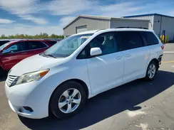 5TDKZ3DC1HS850670 2017 TOYOTA SIENNA