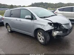 5TDKZ3DC1HS855836 2017 TOYOTA SIENNA