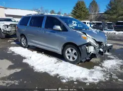 5TDKZ3DC1HS858686 2017 TOYOTA SIENNA