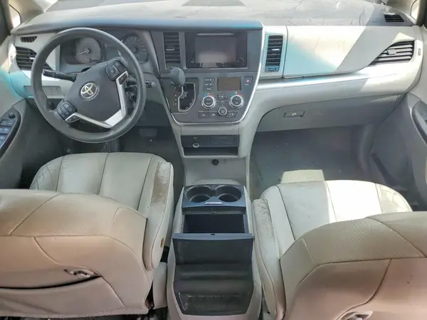 5TDKZ3DC1HS862544 2017 TOYOTA SIENNA - Image 8