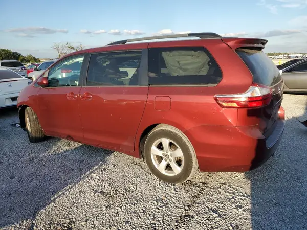 5TDKZ3DC1HS865637 2017 TOYOTA SIENNA - Image 2