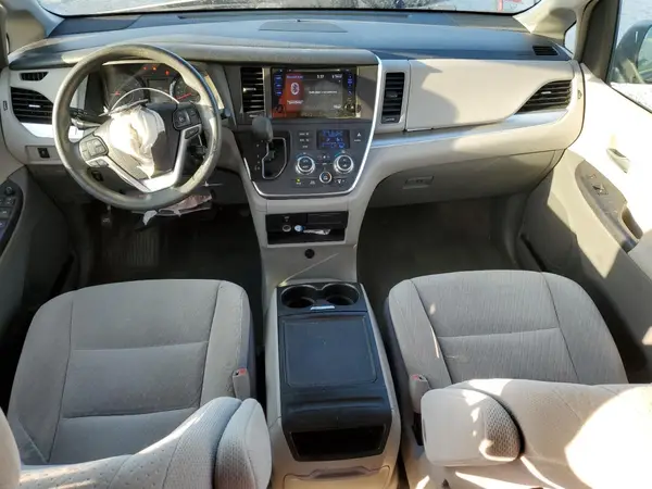 5TDKZ3DC1HS865637 2017 TOYOTA SIENNA - Image 8