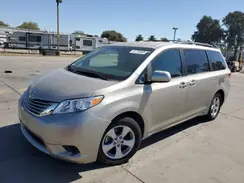5TDKZ3DC1HS867498 2017 TOYOTA SIENNA
