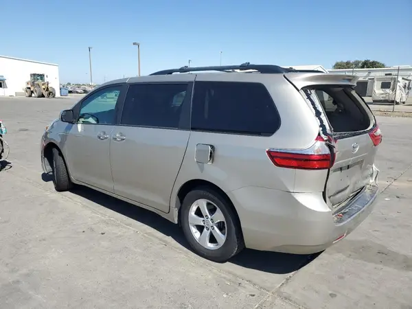 5TDKZ3DC1HS867498 2017 TOYOTA SIENNA - Image 2