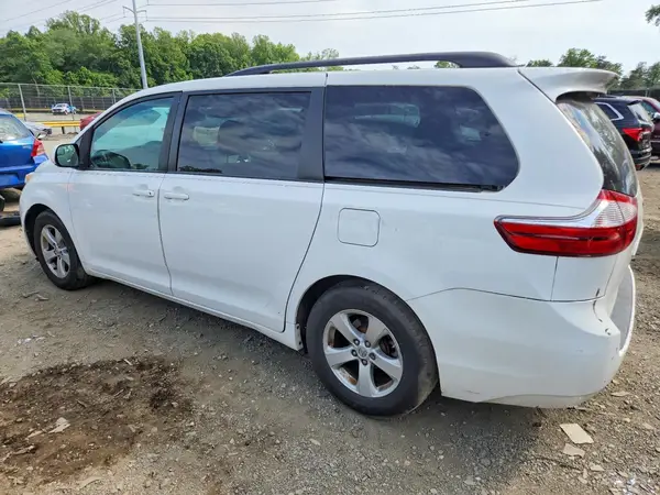 5TDKZ3DC1HS867971 2017 TOYOTA SIENNA - Image 2
