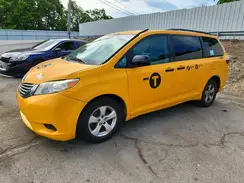 5TDKZ3DC1HS877772 2017 TOYOTA SIENNA