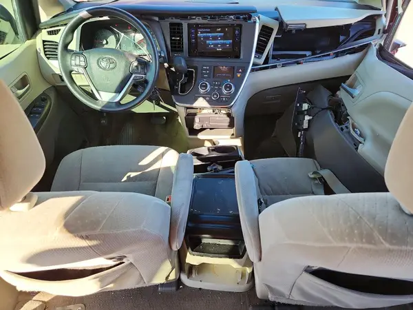 5TDKZ3DC1HS881952 2017 TOYOTA SIENNA - Image 8