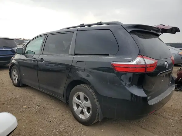 5TDKZ3DC1HS883538 2017 TOYOTA SIENNA - Image 2