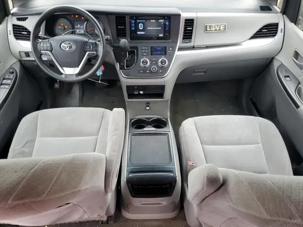 5TDKZ3DC1HS883538 2017 TOYOTA SIENNA - Image 8