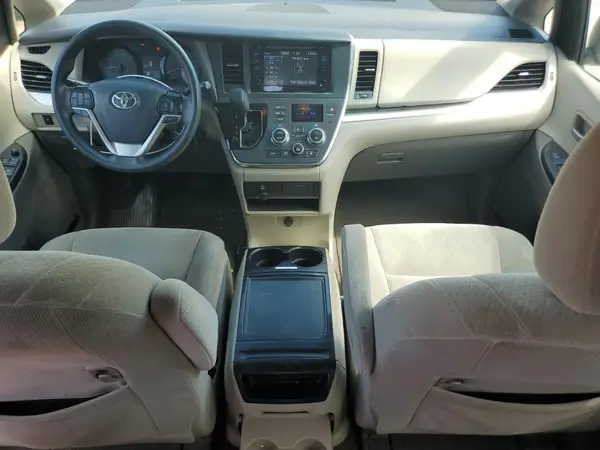5TDKZ3DC1HS886861 2017 TOYOTA SIENNA - Image 8