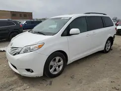 5TDKZ3DC1HS889159 2017 TOYOTA SIENNA