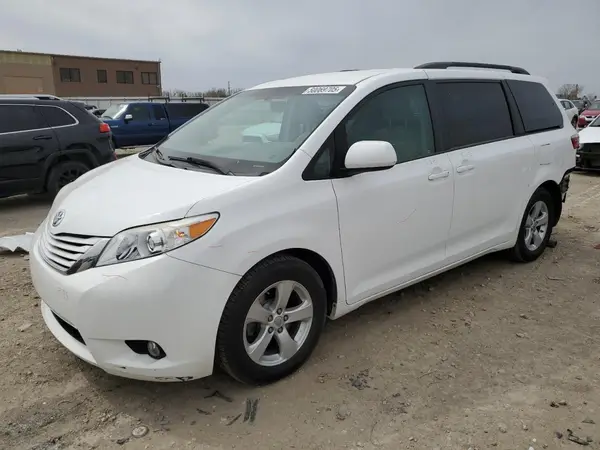 5TDKZ3DC1HS889159 2017 TOYOTA SIENNA - Image 1