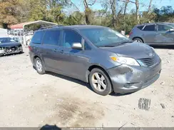 5TDKZ3DC1HS890084 2017 TOYOTA SIENNA