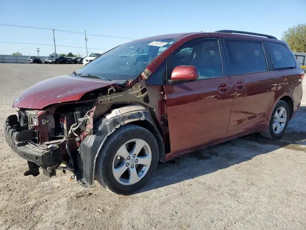 5TDKZ3DC1HS890375 2017 TOYOTA SIENNA - Image 1