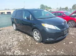 5TDKZ3DC1HS898699 2017 TOYOTA SIENNA