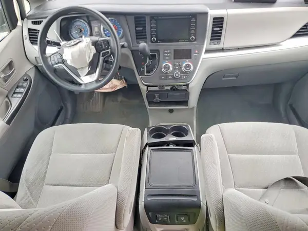 5TDKZ3DC1JS904751 2018 TOYOTA SIENNA - Image 8