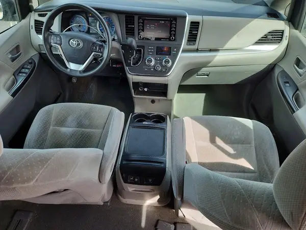 5TDKZ3DC1JS908668 2018 TOYOTA SIENNA - Image 8