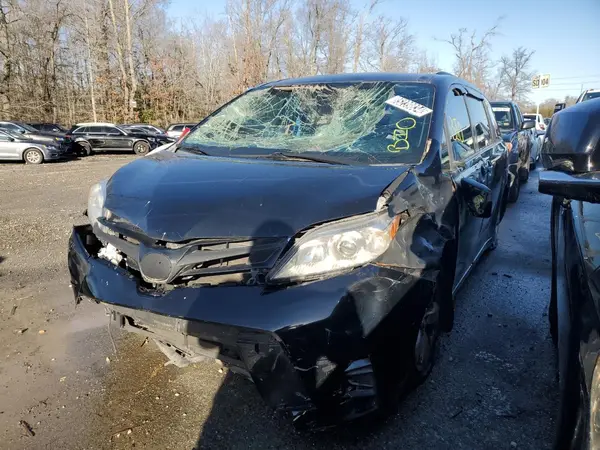 5TDKZ3DC1JS914700 2018 TOYOTA SIENNA - Image 1