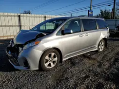5TDKZ3DC1JS921789 2018 TOYOTA SIENNA