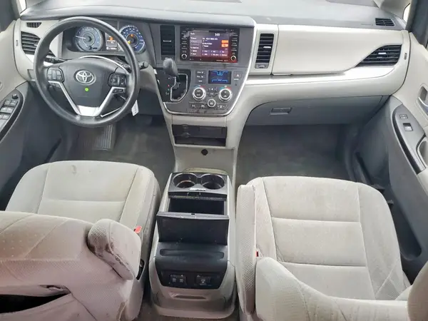 5TDKZ3DC1JS922666 2018 TOYOTA SIENNA - Image 8