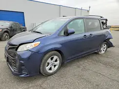 5TDKZ3DC1JS923607 2018 TOYOTA SIENNA
